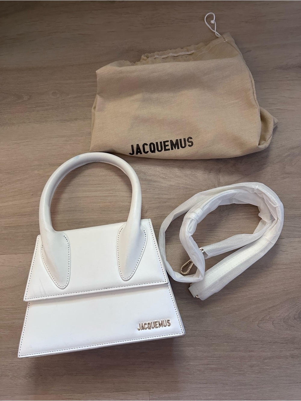 Jacquemus White Le Chiquito Medium Leather Top-Handle Bag with Strap